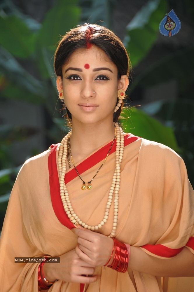 Nayanthara Stills in Sri Rama Rajyam Movie - 11 / 11 photos