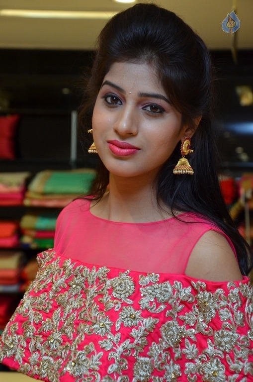 Naziya Khan Latest Pics - 9 / 20 photos