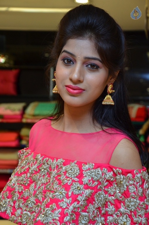 Naziya Khan Latest Pics - 12 / 20 photos