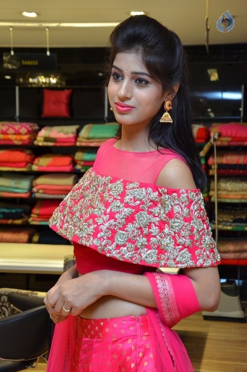 Naziya Khan Latest Pics - 13 / 20 photos