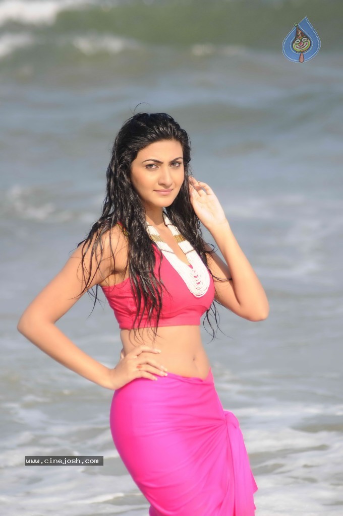 Neelam Upadhyay Hot Gallery - 66 / 71 photos