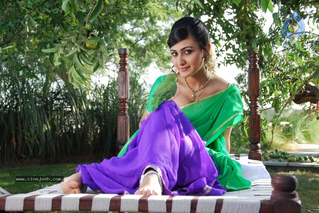Neelam Upadhyay Hot Photos - 24 / 71 photos