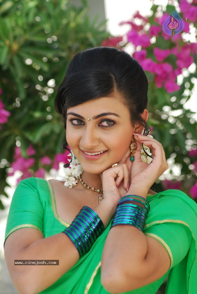 Neelam Upadhyay Hot Photos - 70 / 71 photos