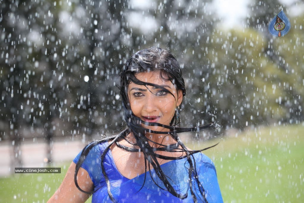 Neelam Upadhyay Hot Pics - 19 / 60 photos