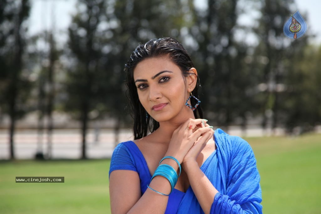 Neelam Upadhyay Hot Pics - 34 / 60 photos
