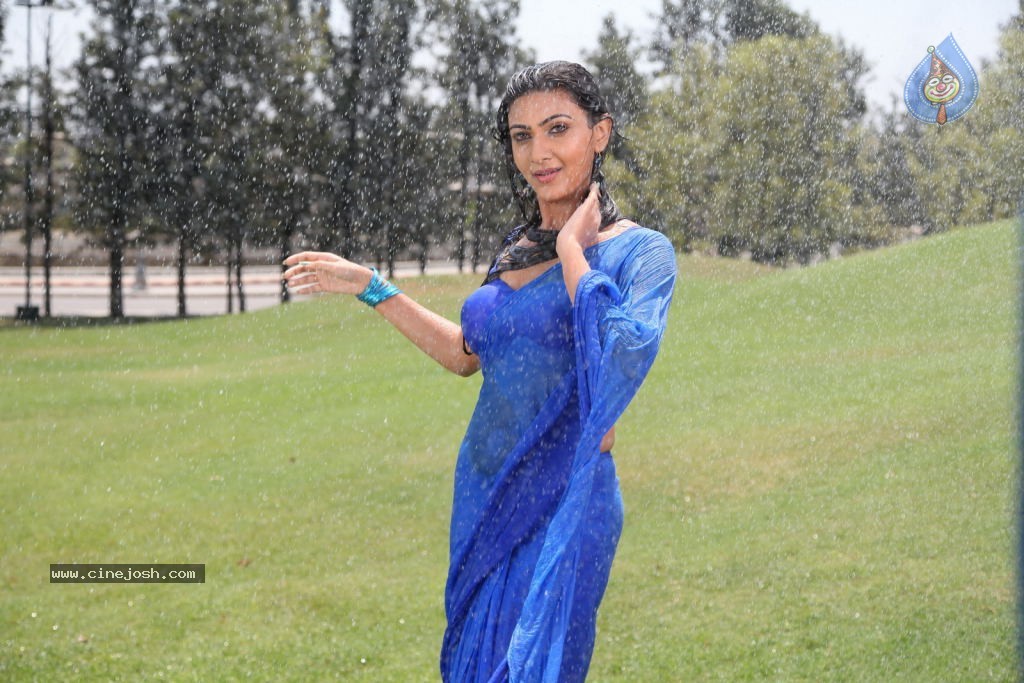 Neelam Upadhyay Hot Pics - 44 / 60 photos