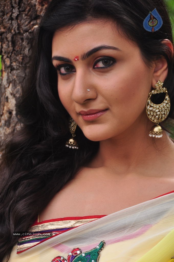 Neelam Upadhyay Latest Photos - 24 / 41 photos