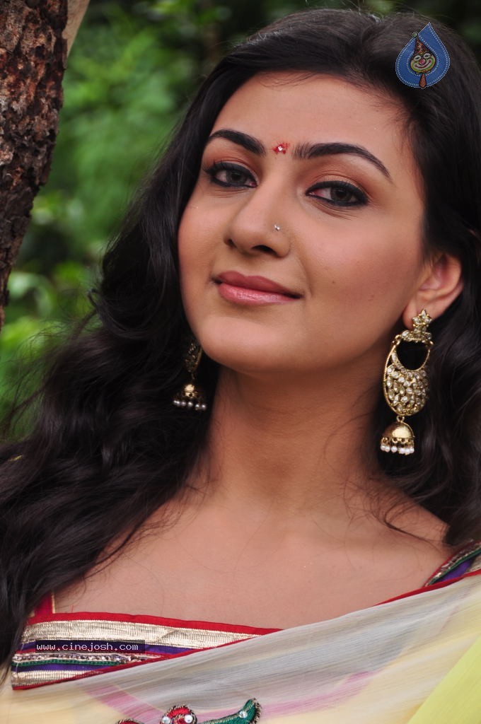 Neelam Upadhyay Latest Photos - 27 / 41 photos