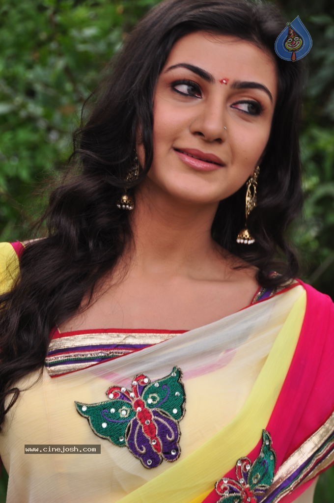 Neelam Upadhyay Latest Photos - 28 / 41 photos