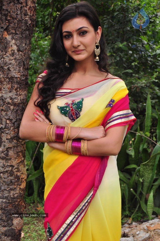 Neelam Upadhyay Latest Photos - 32 / 41 photos