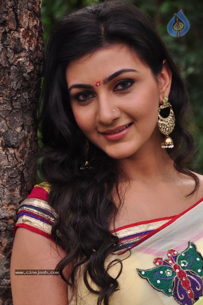 Neelam Upadhyay Latest Photos - 34 / 41 photos