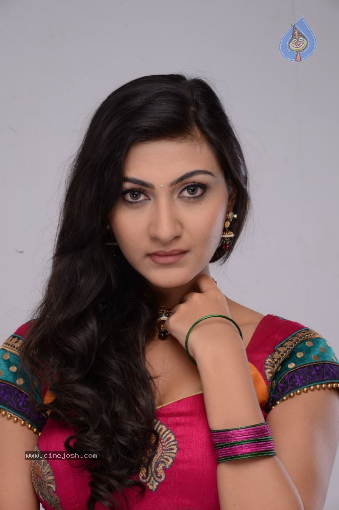 Neelam Upadhyay New Hot Pics - 1 / 84 photos