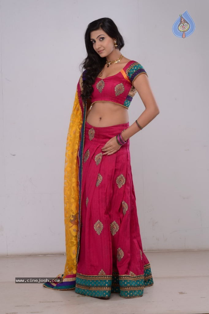 Neelam Upadhyay New Hot Pics - 16 / 84 photos