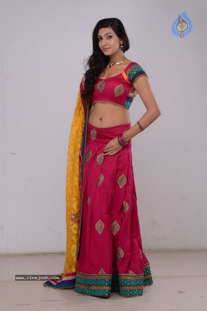 Neelam Upadhyay New Hot Pics - 19 / 84 photos
