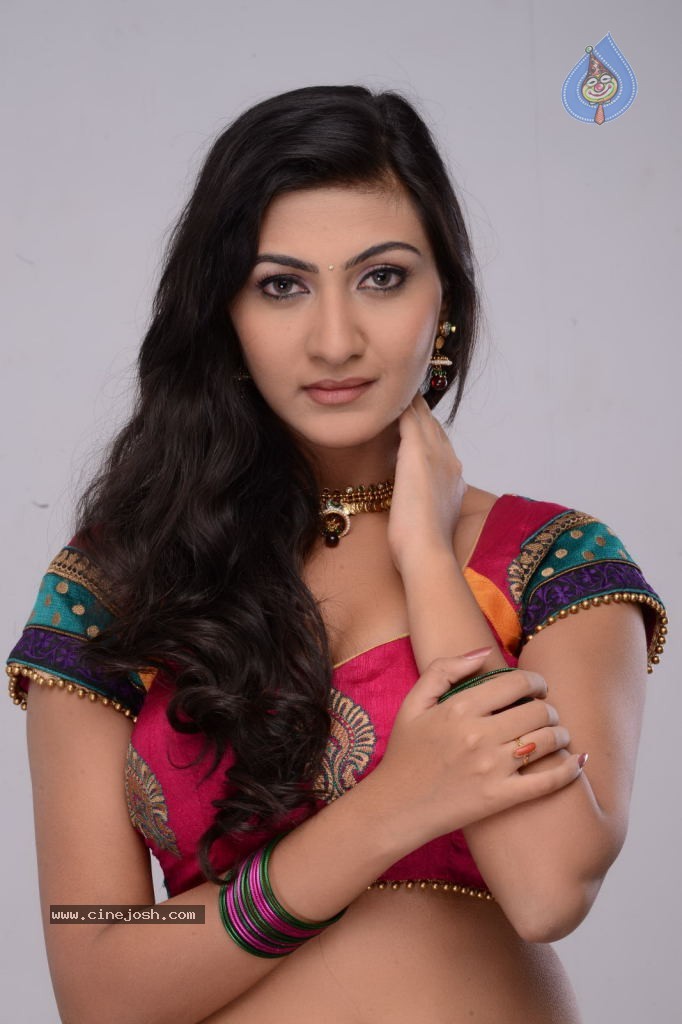 Neelam Upadhyay New Hot Pics - 54 / 84 photos