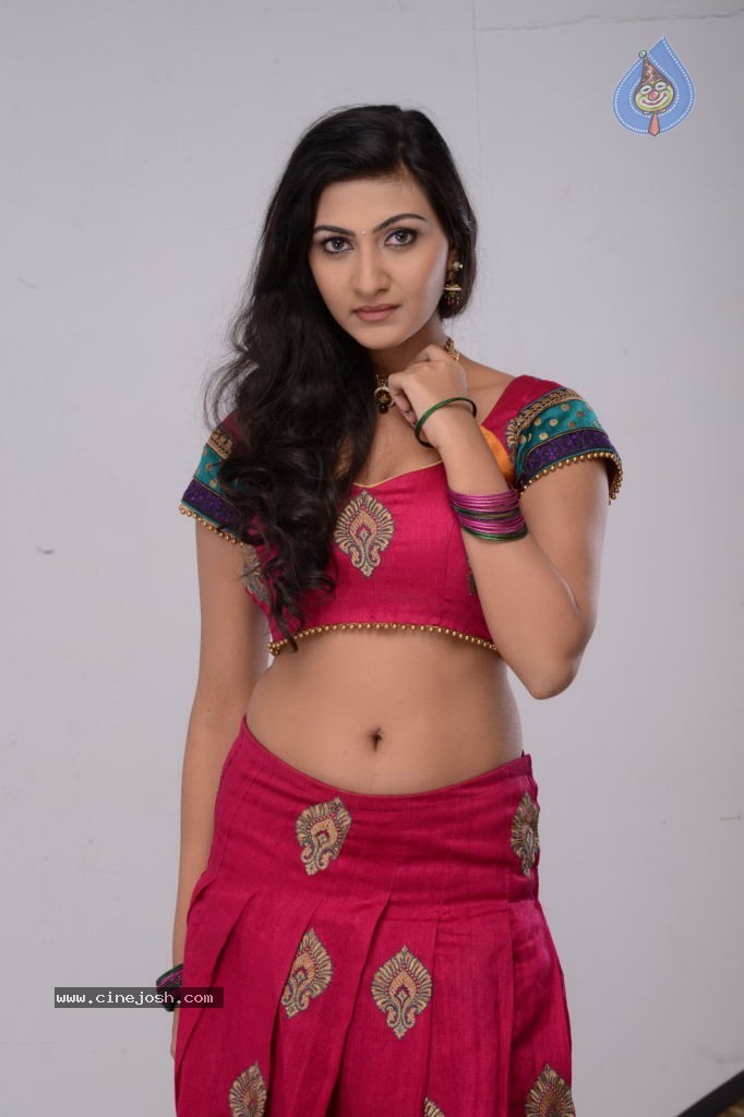 Neelam Upadhyay New Hot Pics - 57 / 84 photos