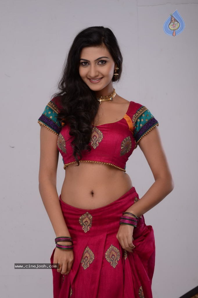 Neelam Upadhyay New Hot Pics - 73 / 84 photos