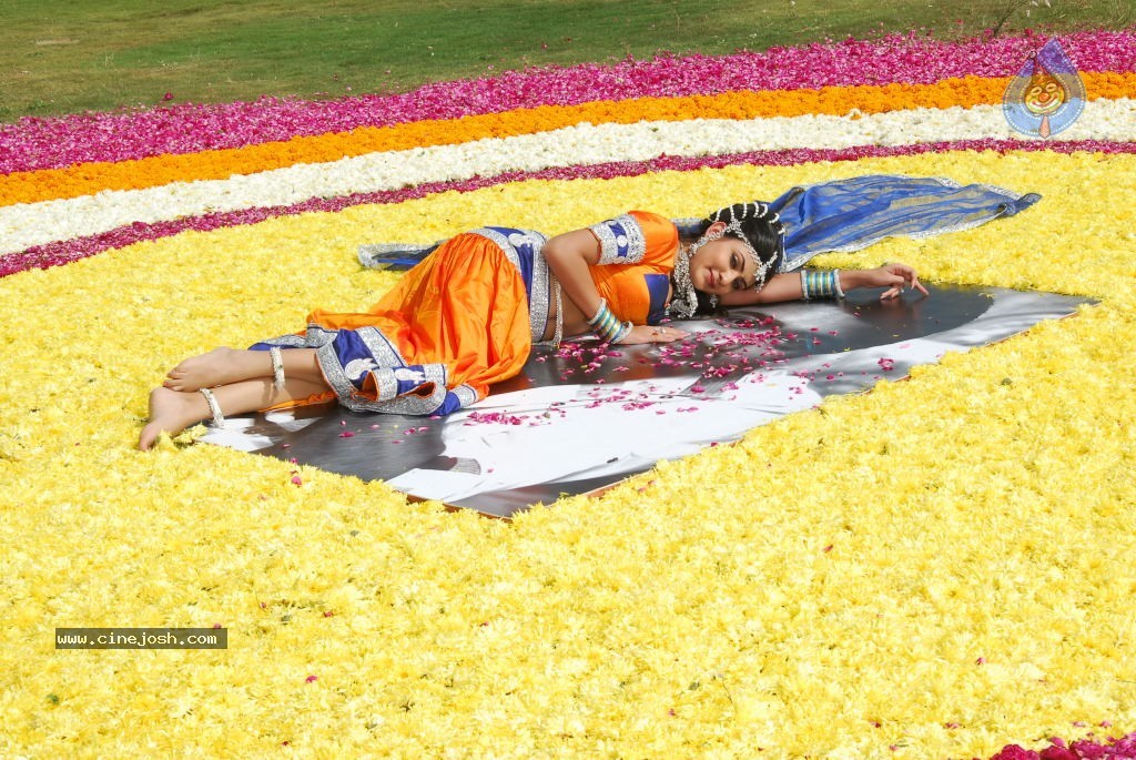 Neelam Upadhyay New Hot Stills - 1 / 105 photos