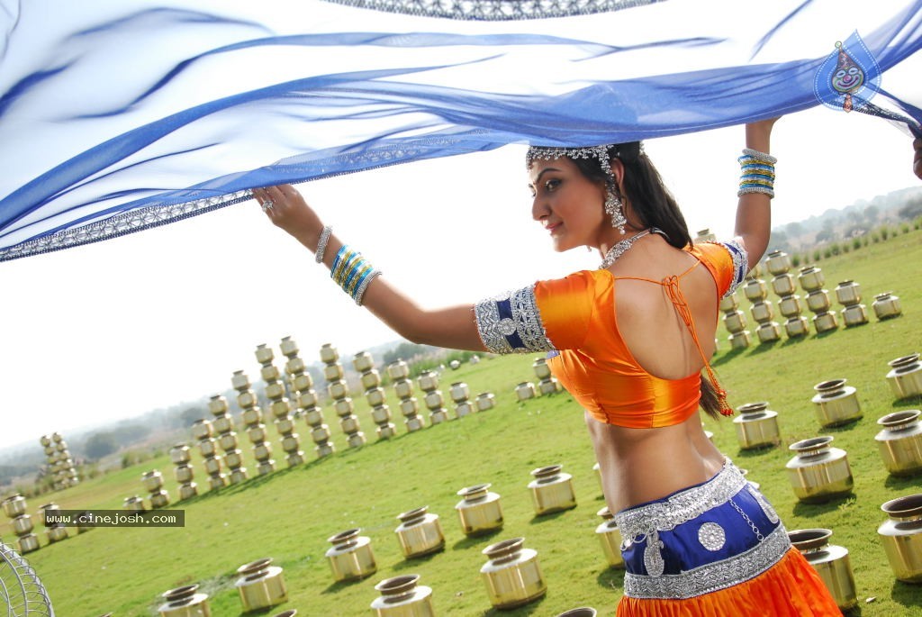 Neelam Upadhyay New Hot Stills - 101 / 105 photos
