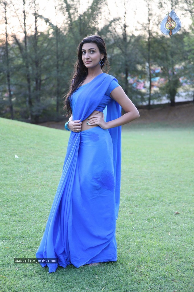 Neelam Upadhyay New Images - 23 / 39 photos