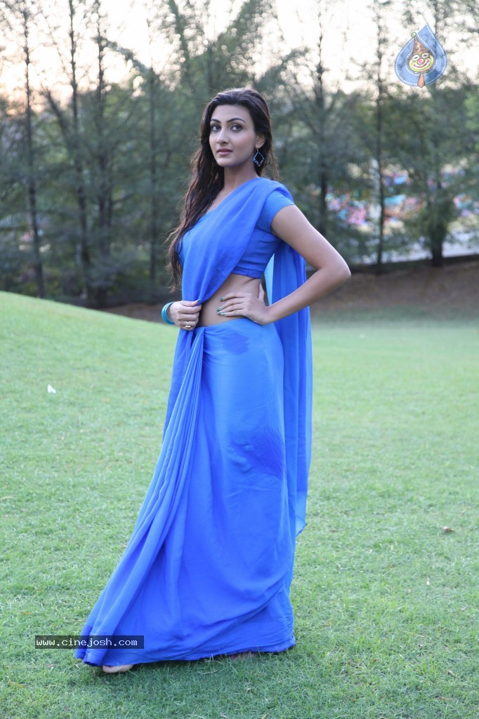 Neelam Upadhyay New Images - 30 / 39 photos