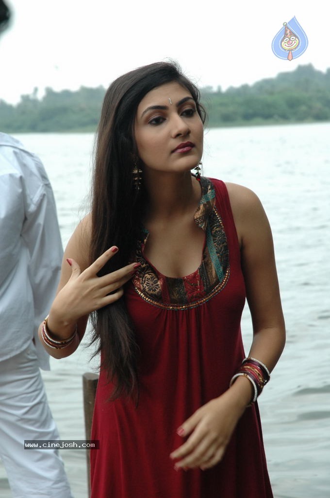 Neelam Upadhyay New Photos - 19 / 67 photos