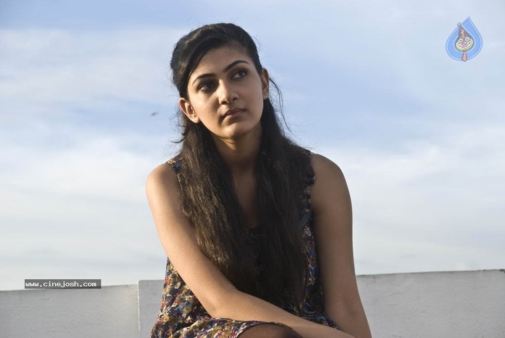 Neelam Upadhyay New Photos - 25 / 67 photos