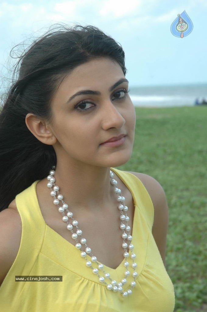 Neelam Upadhyay New Photos - 29 / 67 photos