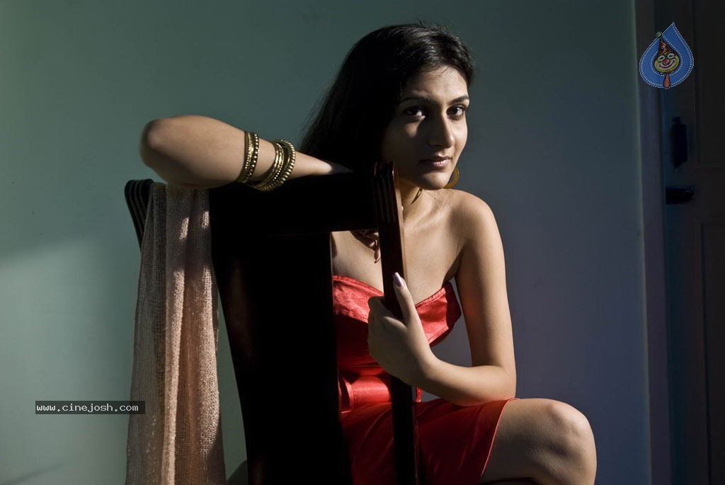 Neelam Upadhyay New Photos - 36 / 67 photos