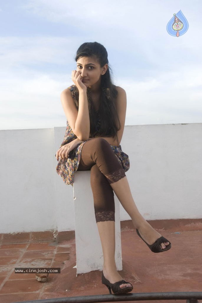 Neelam Upadhyay New Photos - 37 / 67 photos