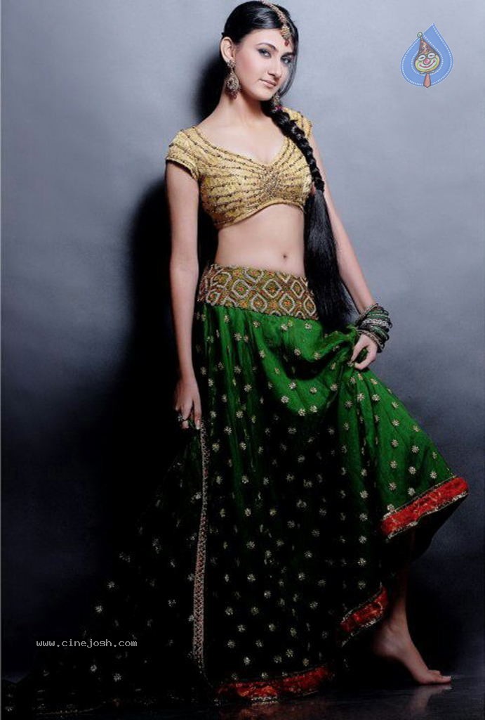 Neelam Upadhyay New Photos - 41 / 67 photos