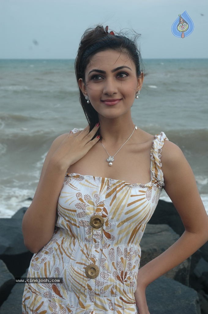 Neelam Upadhyay New Photos - 48 / 67 photos