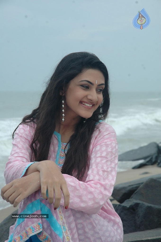 Neelam Upadhyay New Photos - 51 / 67 photos