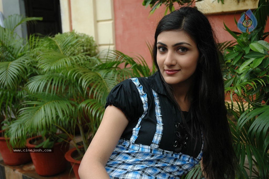 Neelam Upadhyay New Photos - 54 / 67 photos