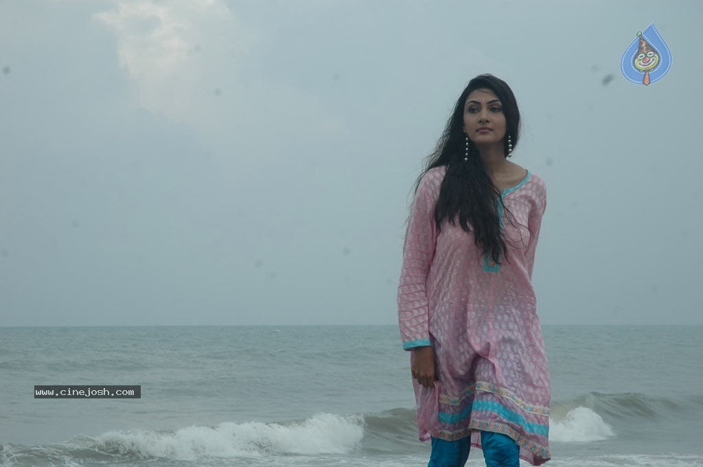 Neelam Upadhyay New Photos - 64 / 67 photos