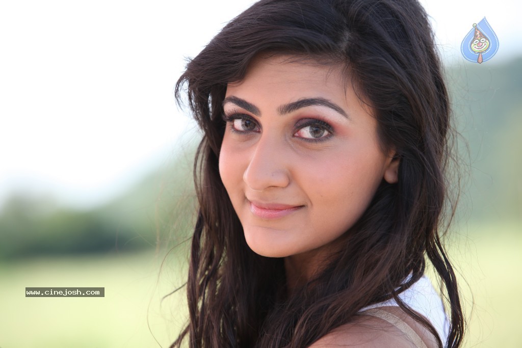 Neelam Upadhyay New Photos - 5 / 109 photos