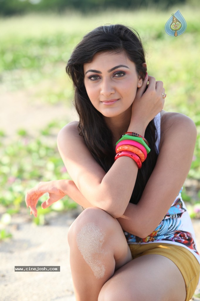 Neelam Upadhyay New Photos - 16 / 109 photos