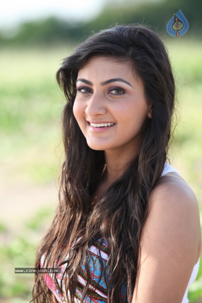 Neelam Upadhyay New Photos - 37 / 109 photos