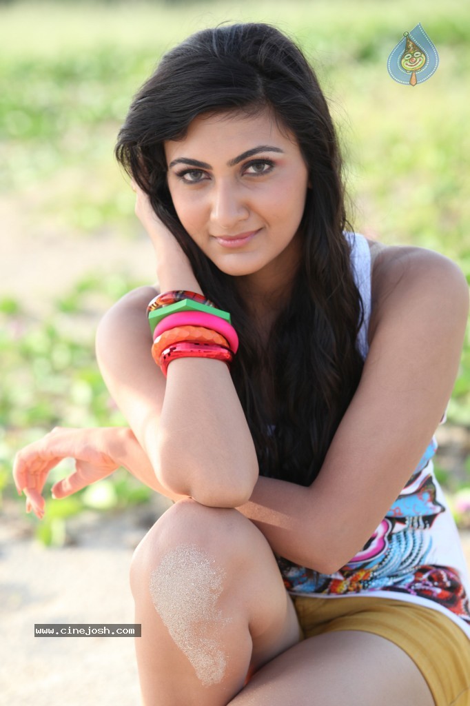 Neelam Upadhyay New Photos - 54 / 109 photos