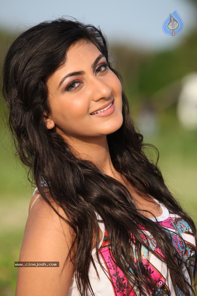 Neelam Upadhyay New Photos - 89 / 109 photos