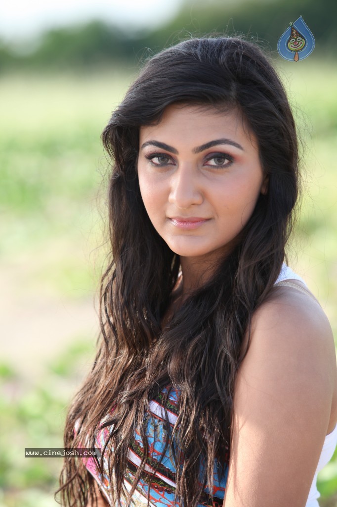 Neelam Upadhyay New Photos - 95 / 109 photos