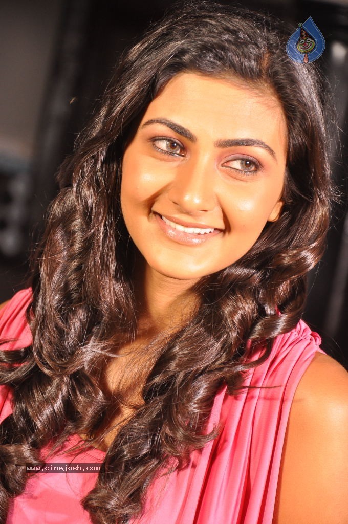 Neelam Upadhyay New Stills - 4 / 40 photos