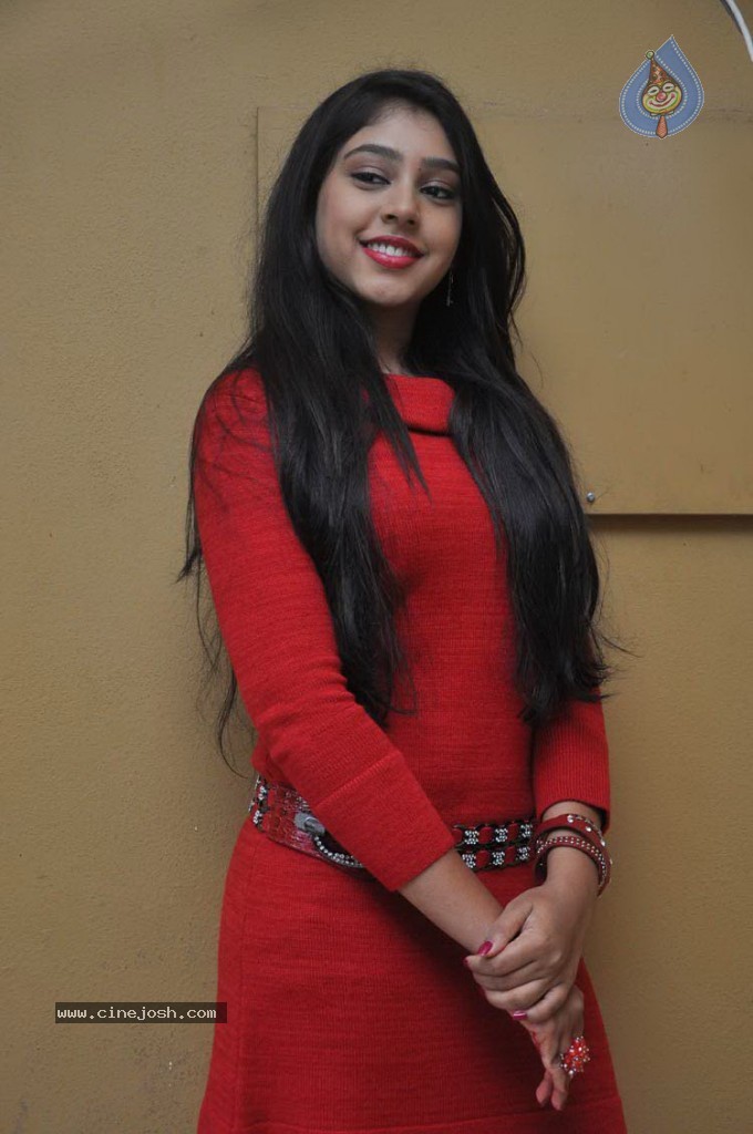 Neethi Taylor Latest Photos - 16 / 34 photos