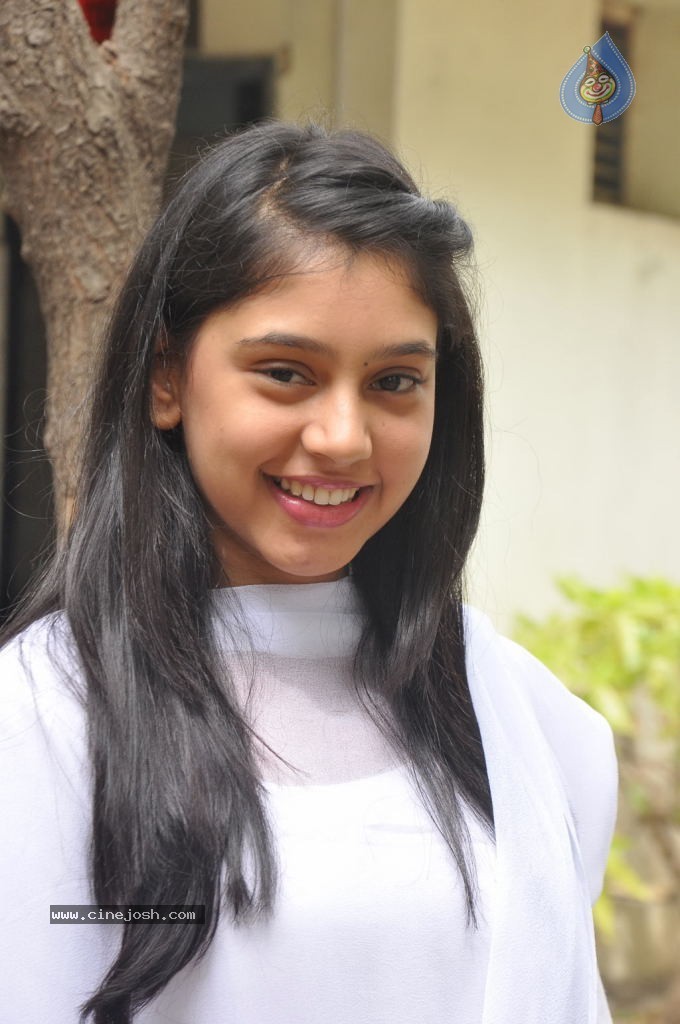 Neethi Taylor Latest Stills - 11 / 24 photos