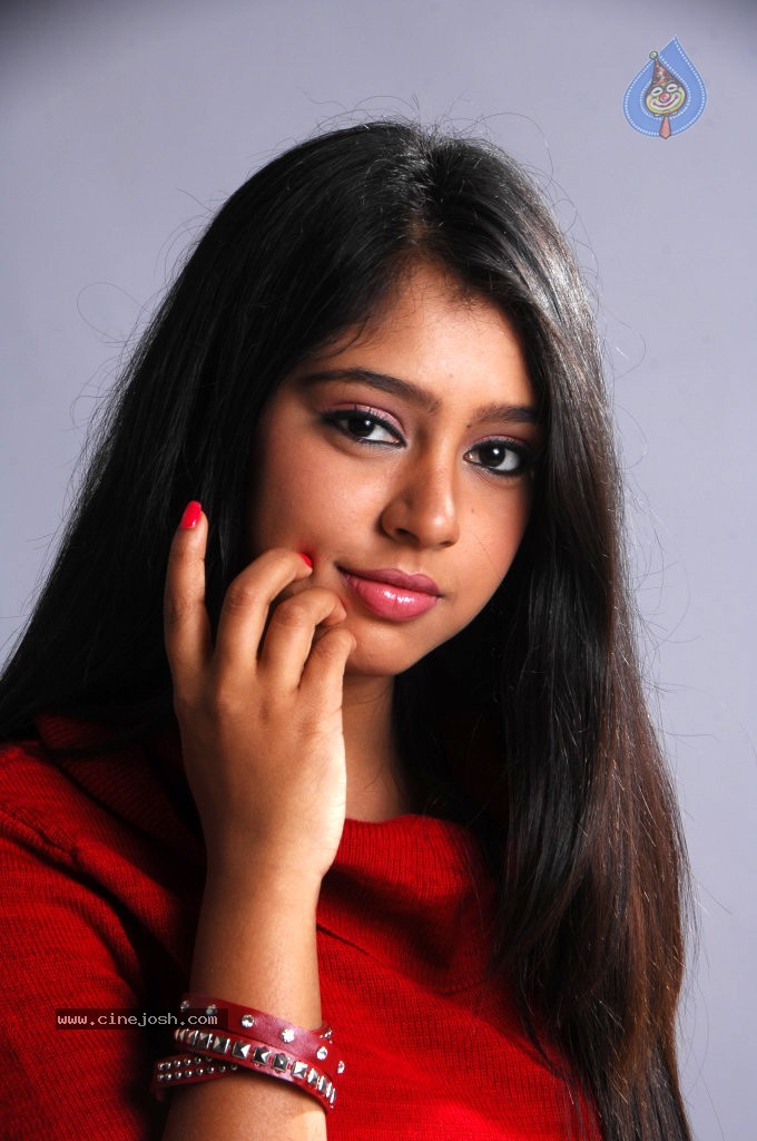 Neethi Taylor New Gallery - 25 / 53 photos