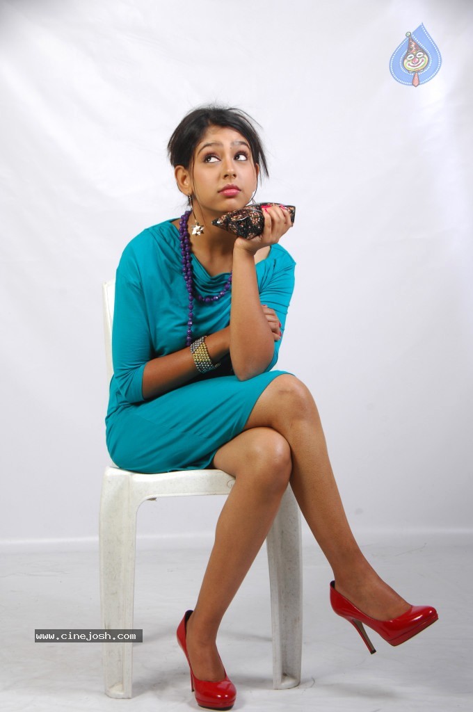 Neethi Taylor New Gallery - 28 / 53 photos