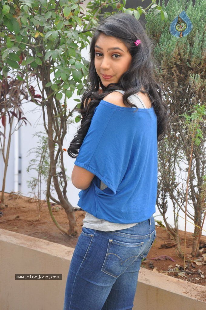 Neethi Taylor New Stills - 40 / 63 photos