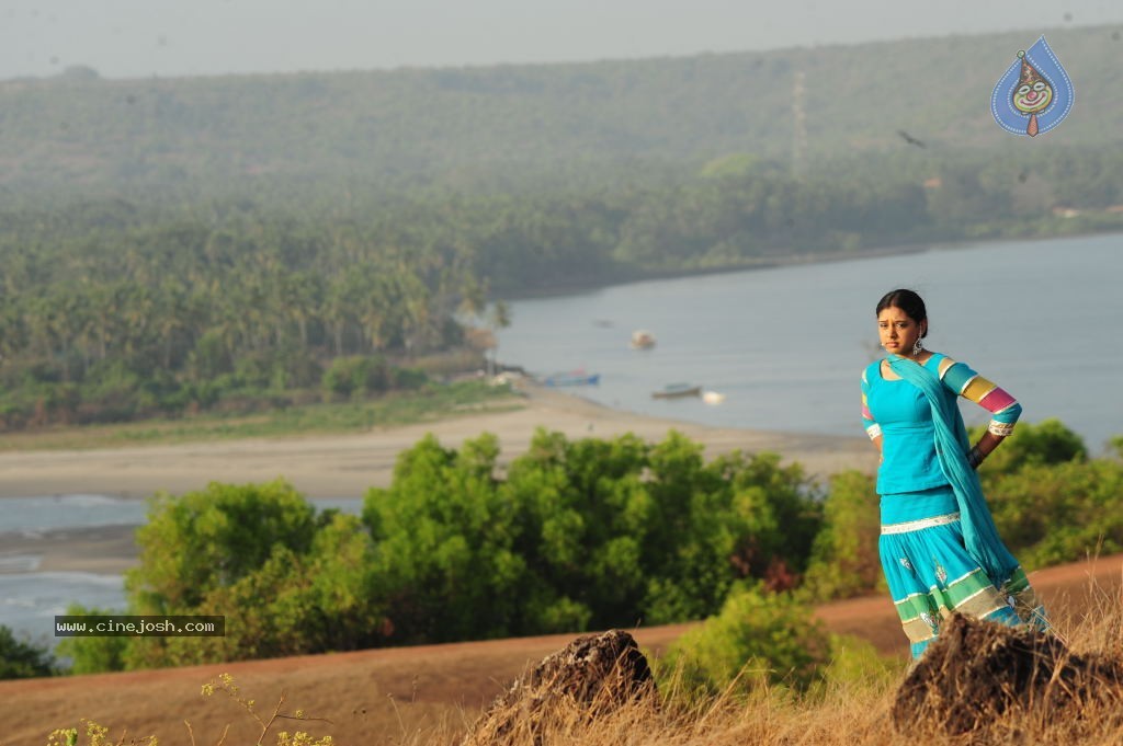 Neethi Taylor New Stills - 13 / 55 photos