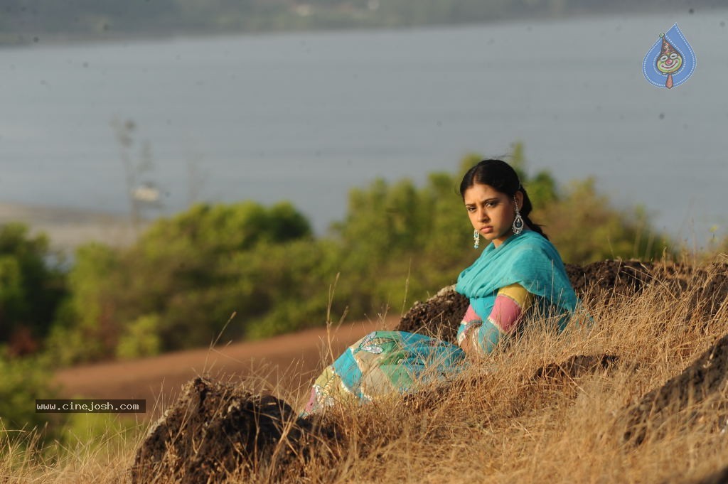 Neethi Taylor New Stills - 28 / 55 photos