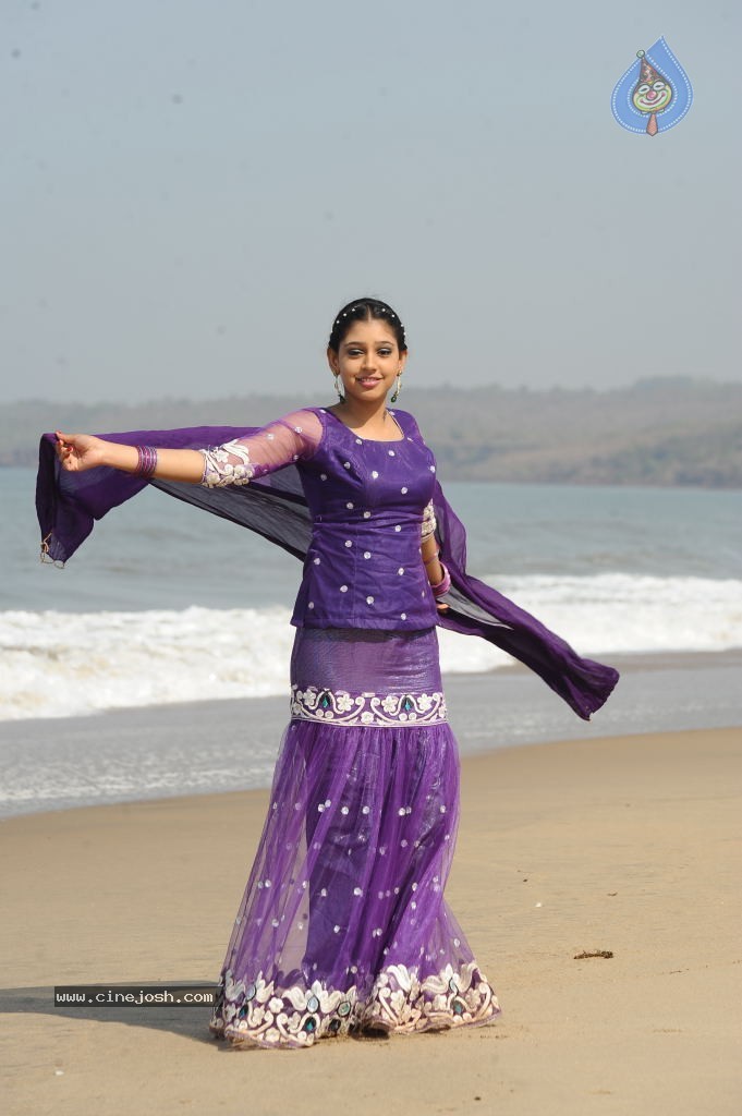 Neethi Taylor New Stills - 5 / 47 photos